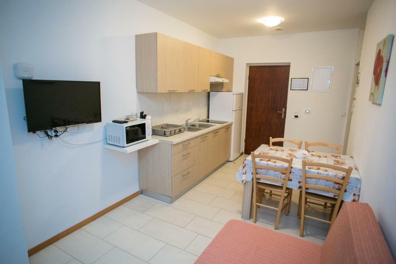 Agata Apartments Novalja Eksteriør bilde